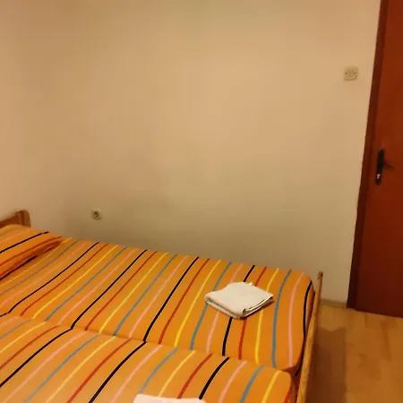 Rooms Klaus 招待所 *